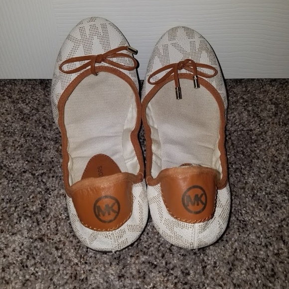 Micheal Kors Bow Flats - Picture 1 of 2